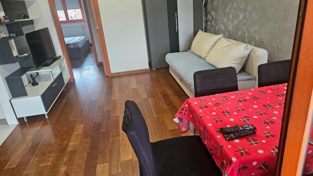 Ferienwohnung Apartman In Club Zagreb Exterior foto
